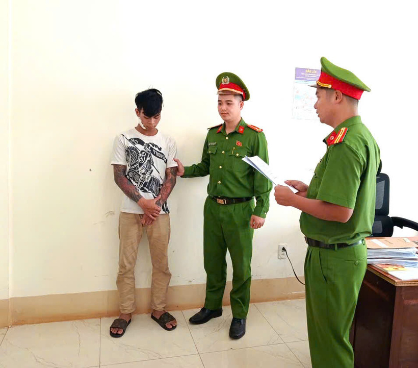 Cơ quan Cảnh sát điều tra Công an tỉnh Đắk Lắk thi hành lệnh bắt Y Bóc Tô Ayun để tạm giam