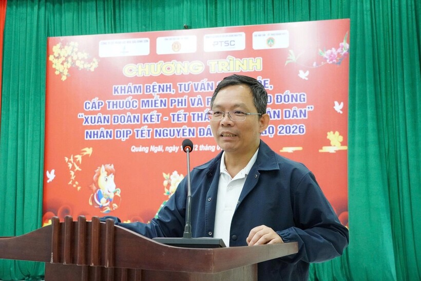 Ông Cao Tuấn Sĩ - Giám đốc Nhà máy Lọc dầu Dung Quất mong muốn người dân Vạn Tường chia sẻ, ủng hộ BSR trong quá trình triển khai dự án NCMR NMLD Dung Quất.