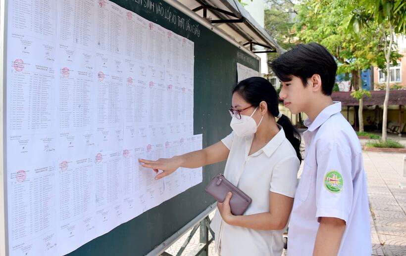 Học sinh Hà Nội đăng ký xét tuyển lớp 10 các trường THPT tư thục từ ngày 20/4. Ảnh: Báo Hà Nội mới.