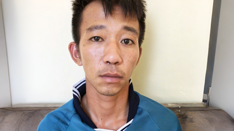 Công an tỉnh An Giang đã tống đạt quyết định khởi tố và thi hành lệnh tạm giam bị can Cái Tô Gia Luật. Ảnh: PLO.