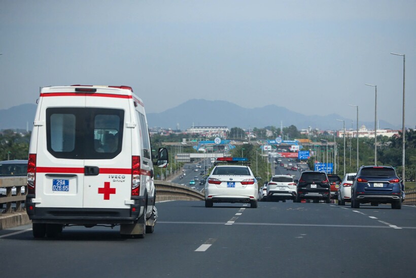 Nhận diện xe cứu thương.