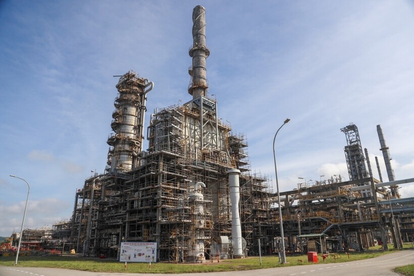 NMLD Dung Quất đóng vai trò là "hạt nhân" trong việc hình thành Trung tâm Lọc hóa dầu và Năng lượng quốc gia tại KKT Dung Quất. Trung tâm được đinh hướng phát triển với mục tiêu trở thành trung tâm năng lượng xanh, bền vững hàng đầu khu vực