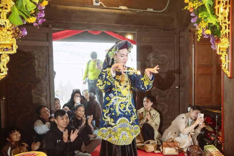 Chương trình giao lưu thực hành tín ngưỡng thờ Mẫu Tam vừa diễn ra tại Fansipan.