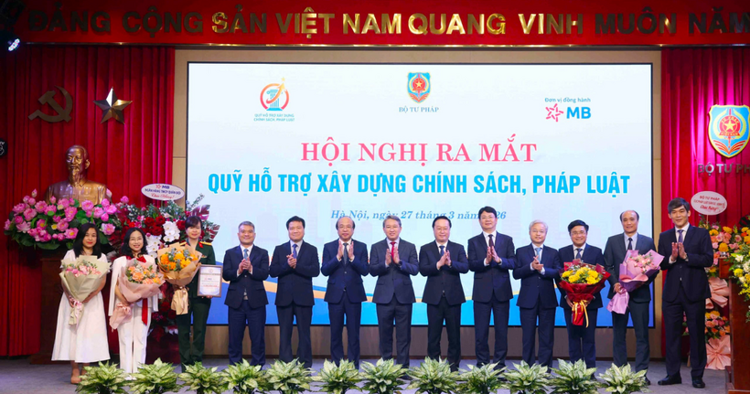 Bộ Tư pháp ra mắt Quỹ Hỗ trợ xây dựng chính sách, pháp luật - 2