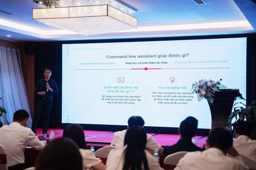 Anh Nguyễn Quốc Thanh - Senior Solution Architect, Red Hat chia sẻ về cách tiếp cận mới trong vận hành hệ thống khi tích hợp AI trực tiếp vào nền tảng hệ điều hành