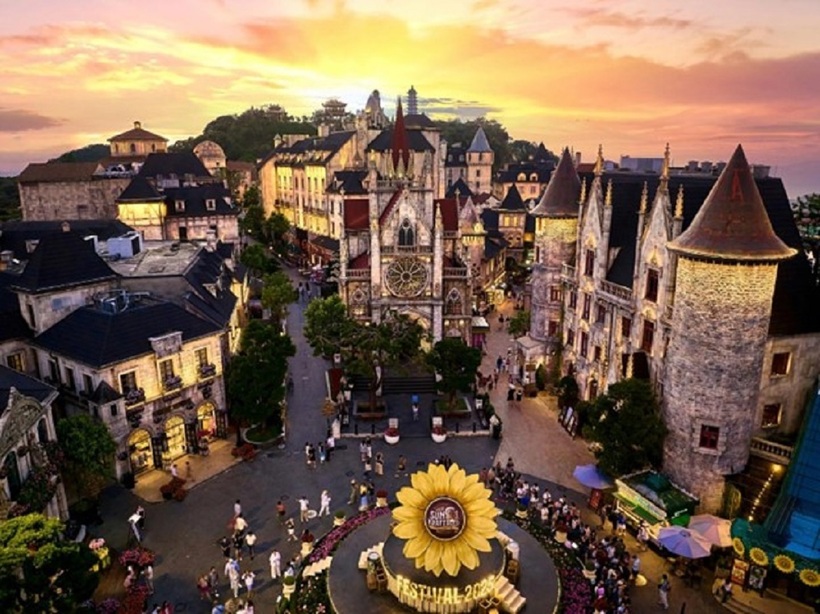 Các công trình góp phần nâng hạng vị thế du lịch Việt Nam. Ảnh: Ánh Dương