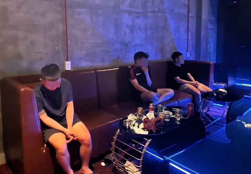 Công an bắt quả tang nhóm thanh niên tổ chức sử dụng ma túy trong quán karaoke ở Đà Nẵng