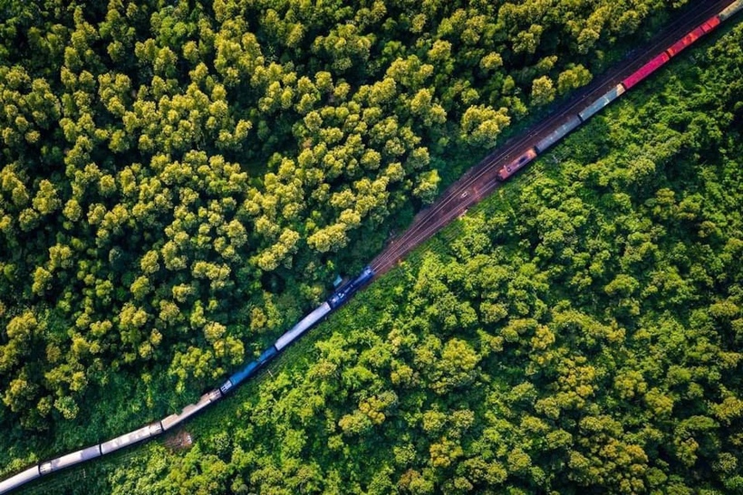 Phó Thủ tướng Hồ Đức Phớc ký Quyết định phê duyệt về việc cơ cấu lại Tổng công ty Đường sắt Việt Nam giai đoạn 2026 - 2030, tầm nhìn 2035 theo định hướng mô hình Tập đoàn