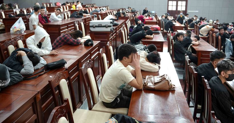 Đồng Nai: Khởi tố, bắt tạm giam 343 đối tượng trong đường dây lừa đảo trực tuyến xuyên quốc gia - 1