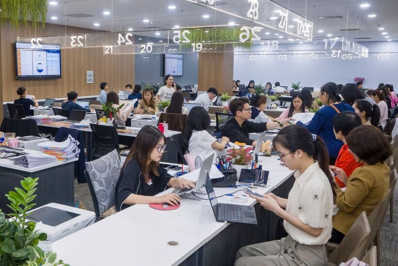 Hàng trăm khách hàng, nhà đầu tư đã đổ về VPBH Vinhomes Hải Vân Bay tại Hà Nội để tìm kiếm cơ hội và chốt giao dịch