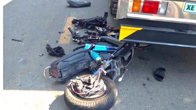 Vụ tai nạn giữa xe đạp điện và xe tải khiến một học sinh tử vong tại phường Trung Mỹ Tây, TP.HCM. Ảnh: Pháp luật TP.HCM