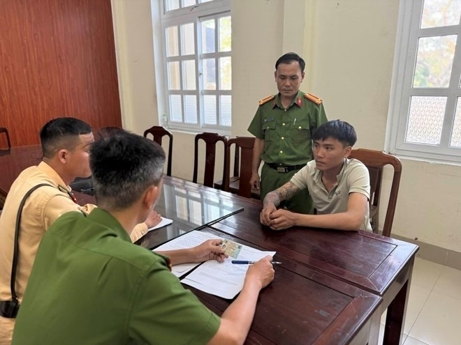 Đối tượng trộm cắp bị phát hiện do vi phạm giao thông. Ảnh: Lao động