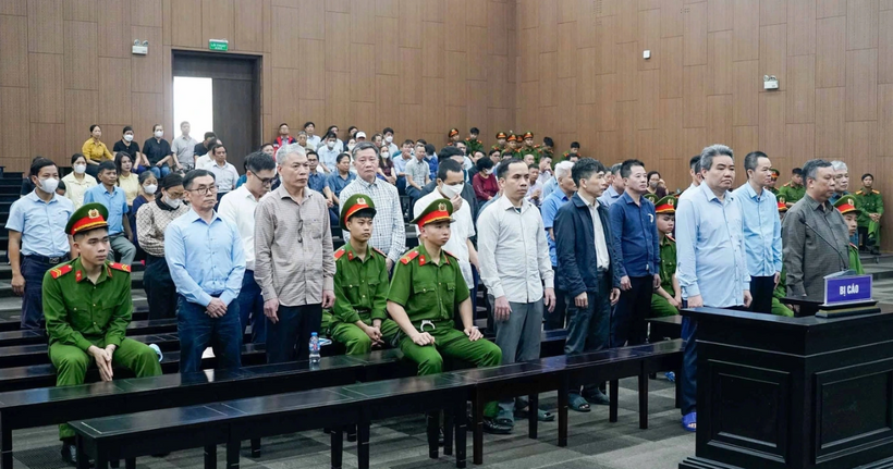 Các bị cáo tại phiên tòa.