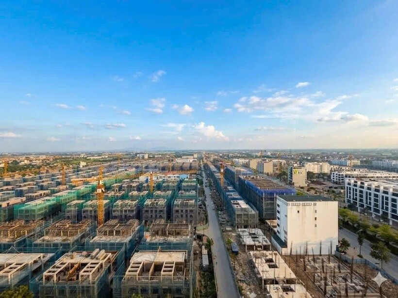 Toàn cảnh một khu đô thị với nhiều dự án đang phát triển tại khu đô thị Thanh Hà (Hà Nội).