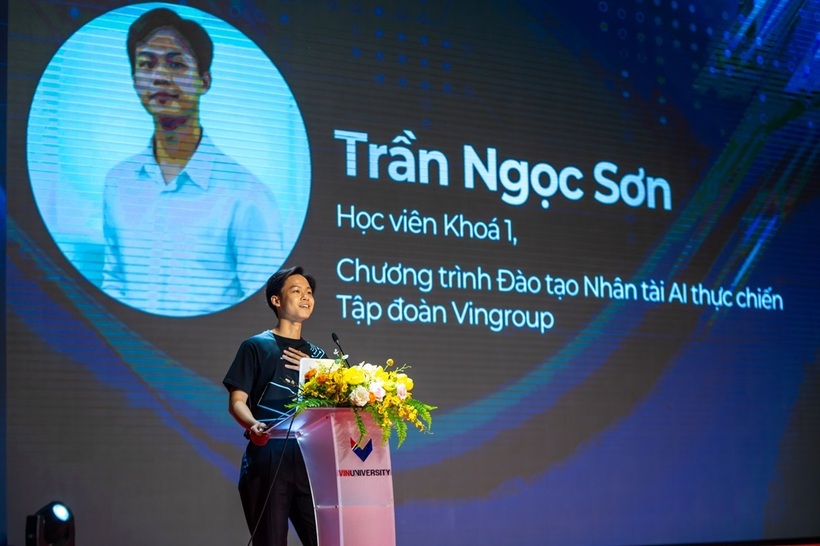 Những học viên đầu tiên của Chương trình Đào tạo 20.000 Nhân tài AI thực chiến tham dự Lễ Khai giảng tại Trường Đại học VinUni sáng nay.