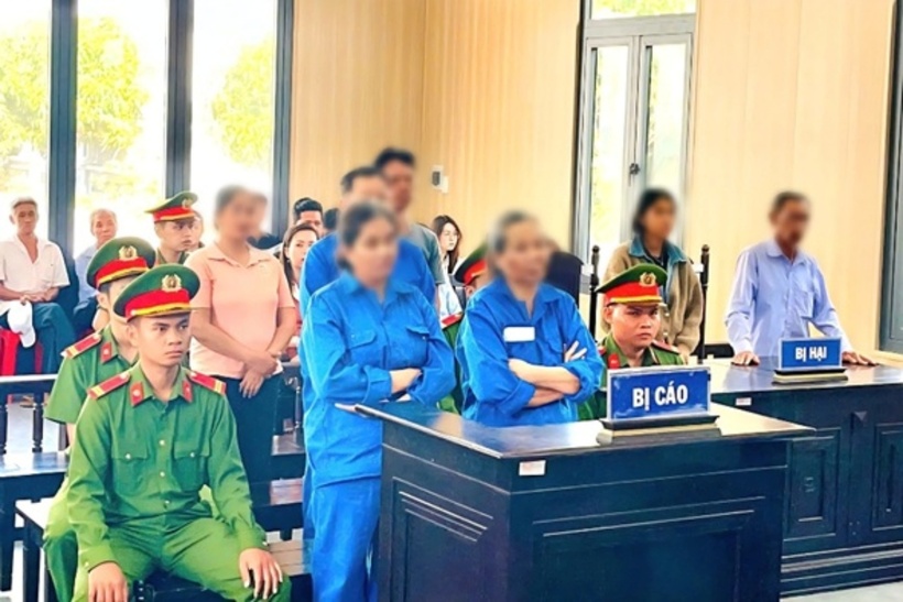 Các bị cáo và bị hại tại phiên tòa. (Ảnh: Công an TP.Cần Thơ)