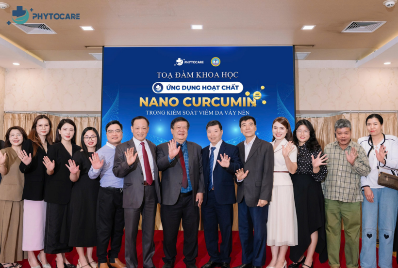 Các Bác sĩ chuyên khoa cùng đại diện bên Phòng khám và Viện chụp ảnh kỉ niệm