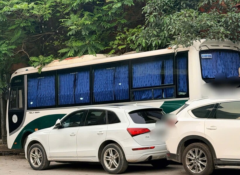 Hà Nội đề xuất bỏ "lệnh cấm" xe du lịch 29 chỗ hoạt động trong giờ cao điểm. Ảnh minh họa.