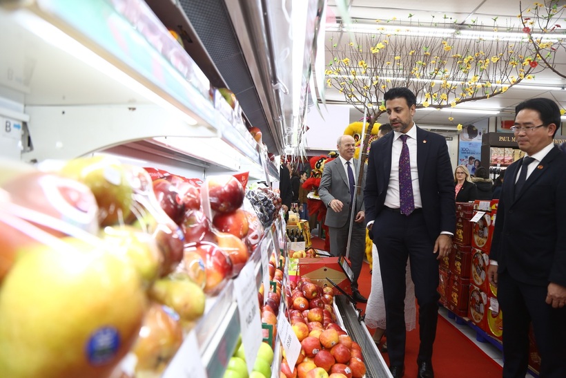 Bộ trưởng Bộ Thương mại Quốc tế Canada thăm siêu thị BRGMart Phạm Ngọc Thạch - 2
