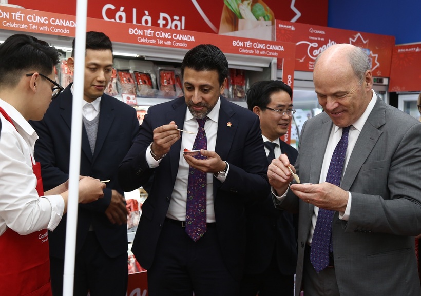 Bộ trưởng Bộ Thương mại Quốc tế Canada thăm siêu thị BRGMart Phạm Ngọc Thạch - 7