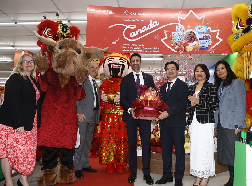 Bộ trưởng Bộ Thương mại Quốc tế Canada thăm siêu thị BRGMart Phạm Ngọc Thạch - 8