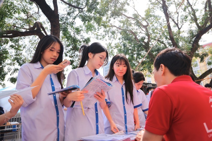 Thí sinh phải đăng ký tất cả các nguyện vọng xét tuyển trên hệ thống hỗ trợ tuyển sinh của Bộ GD&ĐT hoặc qua Cổng dịch vụ công quốc gia theo kế hoạch chung. Ảnh minh họa: VTC News