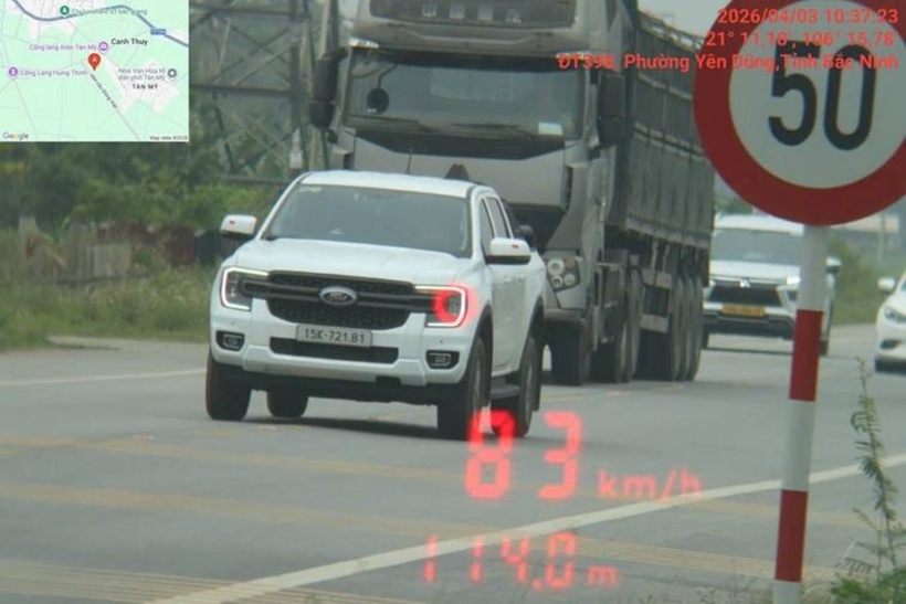 Xe ô tô chạy quá tốc độ trên đường tỉnh 398, phường Yên Dũng, tỉnh Bắc Ninh. (Ảnh: Công an tỉnh Bắc Ninh)