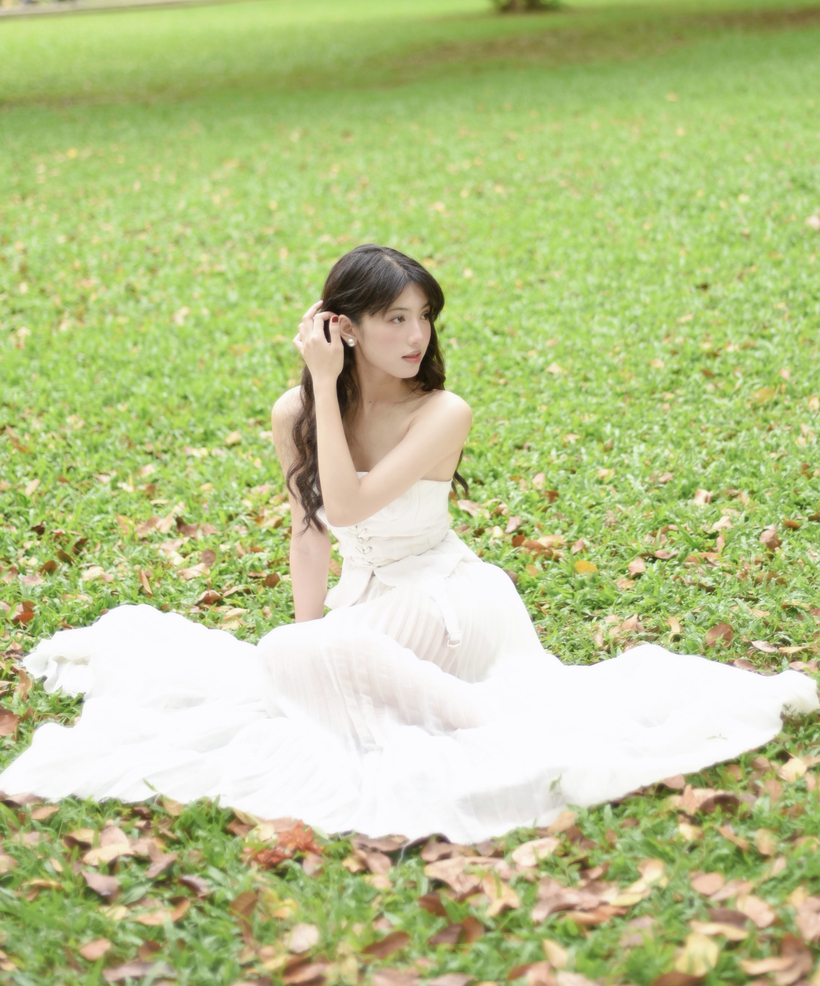 Nữ sinh viên gây “sốt” mạng xã hội với bộ ảnh chụp vội đẹp "lay động lòng người" - 6