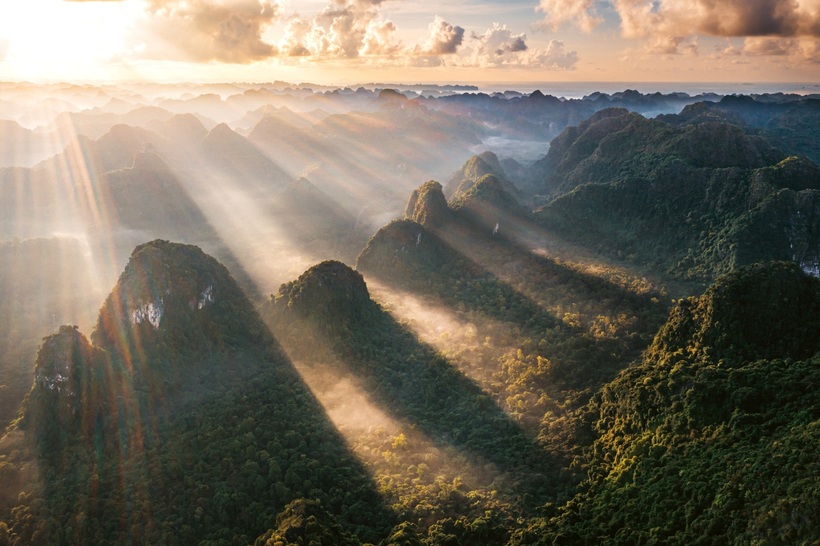 Vườn Quốc gia - một trong nhiều danh lam, thắng cảnh “must visit” khi đến với Cát Bà. Ảnh: Ánh Dương.