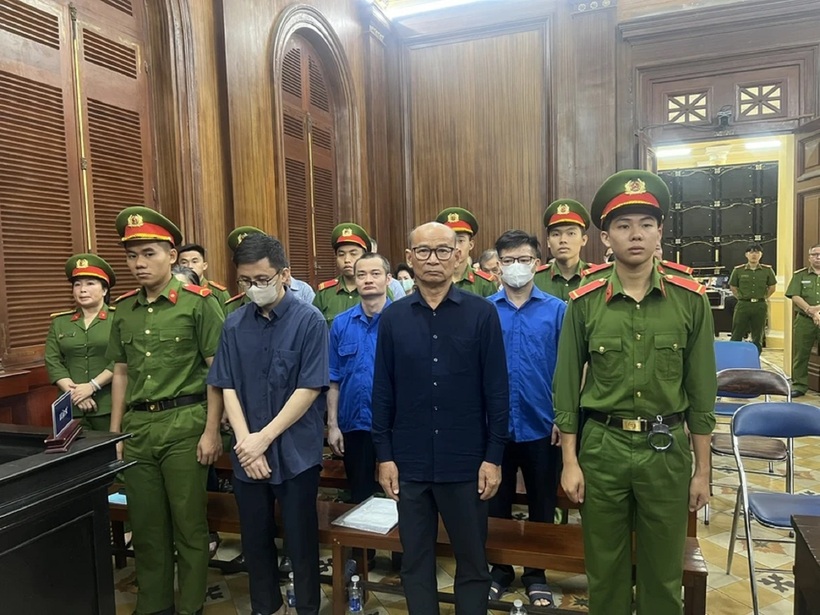 Các bị cáo tại tòa. Ảnh: PLO