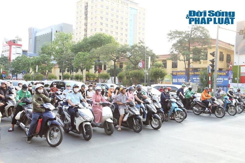 Ý thức tham gia giao thông của người dân tại Thủ đô ghi nhận chuyển biến rõ rệt sau hơn một năm triển khai thực hiện Nghị định số 168/2024