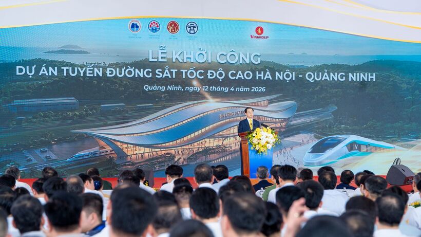 Ông Nguyễn Việt Quang, Phó Chủ tịch kiêm Tổng Giám đốc Tập đoàn Vingroup phát biểu tại lễ khởi công dự án tuyến đường sắt tốc độ cao Hà Nội - Quảng Ninh.