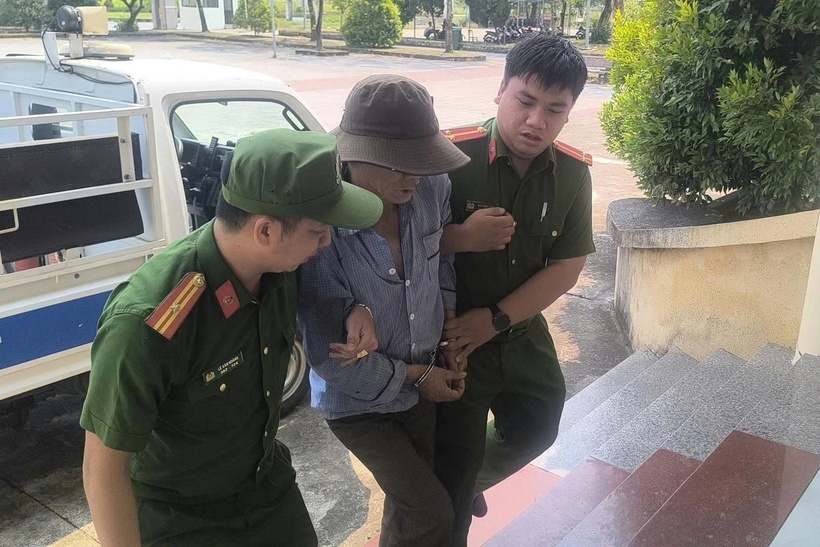 Đối tượng Ngọc bị công an bắt giữ. (Ảnh: Dân trí)
