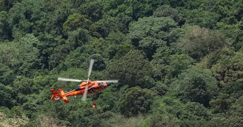 Trực thăng cứu hộ tìm kiếm thi thể các nạn nhân vụ tai nạn máy bay ATR 42-500 trên núi Bulusaraung thuộc đảo Sulawesi, ngày 23/1/2026. Ảnh minh họa