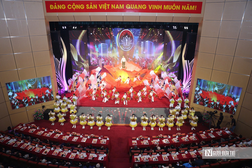 Chương trình nghệ thuật “Hà Huy Tập - Tấm gương sáng mãi”.