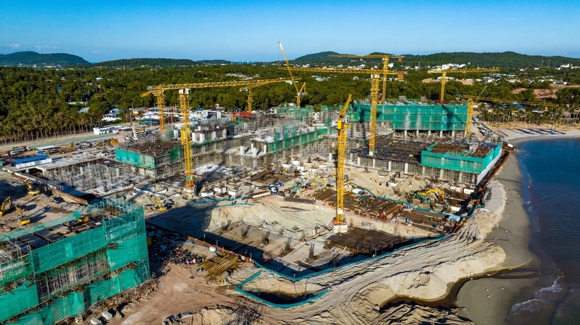 Tinh thần "vượt nắng thắng mưa", dồn toàn lực đưa dự án về đích đúng hạn.