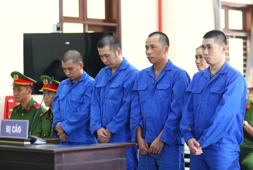 Các bị cáo tại phiên tòa xét xử. (Ảnh: Pháp luật TP.HCM)