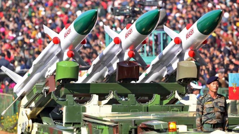Tên lửa Akash do Ấn Độ tự sản xuất.