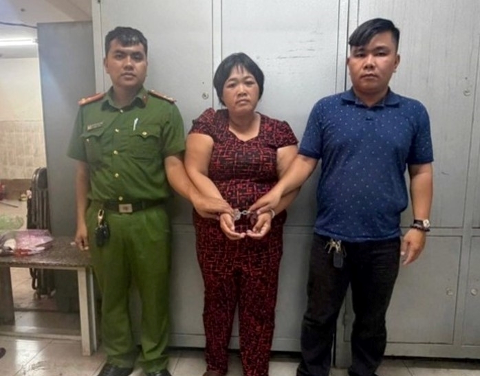 Cao Thị Kim Châu tại công an. Ảnh: Người lao động