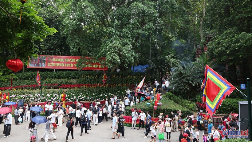 Theo Ban tổ chức lễ hội, năm nay, các hoạt động lễ hội Giỗ Tổ Hùng Vương được tổ chức quy mô lớn, kéo dài 10 ngày (từ ngày 17 đến 26/4) với hơn 25 chương trình văn hóa, thể thao, du lịch. Ảnh: VietNamNet