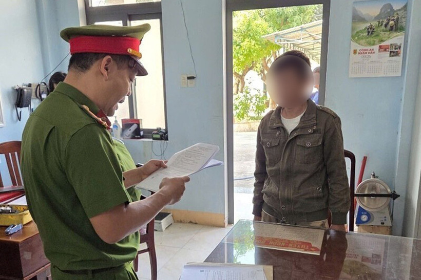 Công an tỉnh Gia Lai thi hành lệnh bắt tạm giam đối với H.Đ.T - kẻ bán "cỏ Mỹ" chứa chất ma túy tổng hợp nguy hiểm