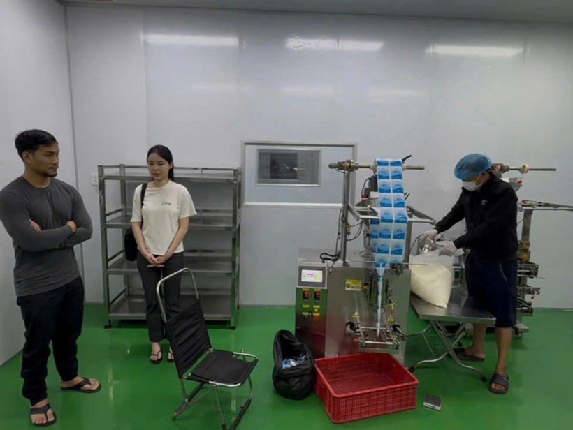 Bên trong cơ sở sản xuất. Ảnh: Người lao động