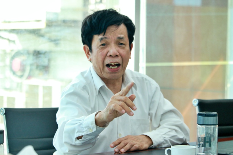 GS.TS Lê Hồng Hạnh – Chủ tịch Trung tâm Trọng tài Quốc tế Việt Nam (VIAC) phát biểu ý kiến.