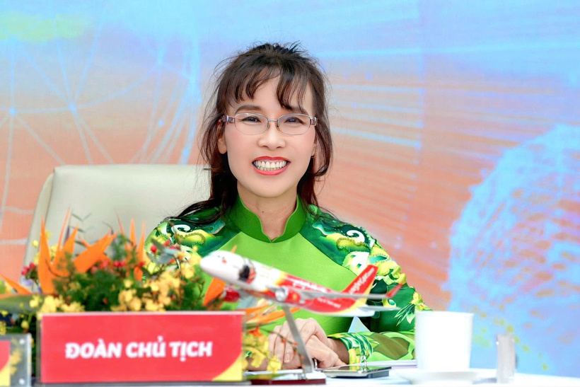 Chủ tịch HĐQT Vietjet – Tiến sĩ Nguyễn Thị Phương Thảo cho biết Vietjet không chỉ vận chuyển hành khách, Vietjet kết nối những nền kinh tế, những giấc mơ và tương lai.