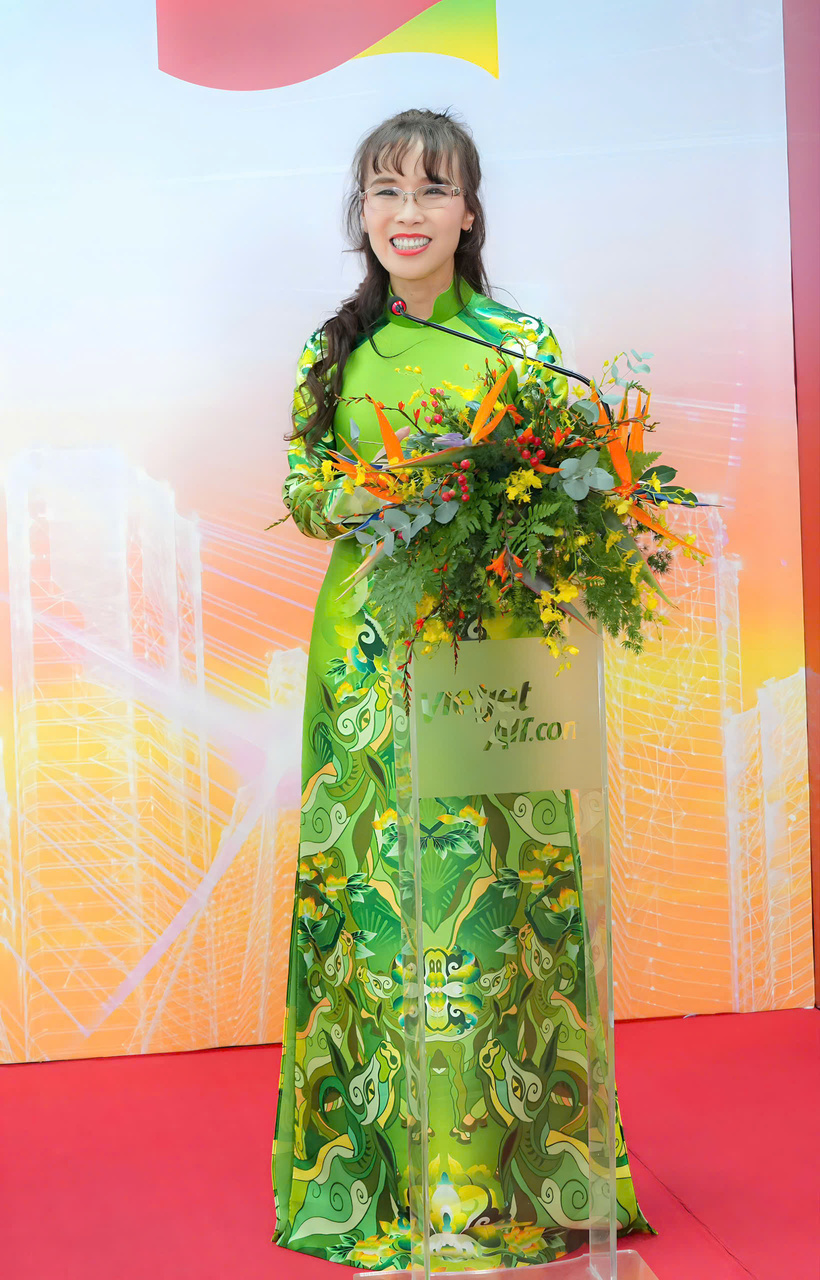 Chủ tịch HĐQT Vietjet – Tiến sĩ Nguyễn Thị Phương Thảo cam kết khi cổ đông đặt niềm tin, Vietjet sẽ mang lại giá trị không chỉ bằng kết quả hôm nay, mà bằng một tương lai tăng trưởng bền vững, kỷ luật và nhiều cơ hội
