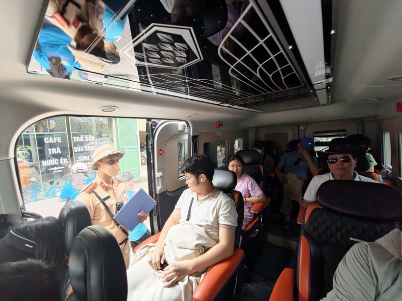 Cơ quan chức năng khuyến cáo người dân khi tham gia giao thông trong dịp nghỉ lễ cần lựa chọn phương tiện bảo đảm chất lượng.