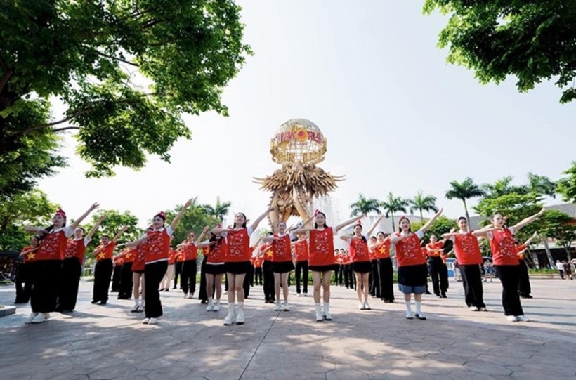 Sun World Hạ Long sôi động ngay từ ngày đầu kỳ nghỉ lễ 30/4 - 3