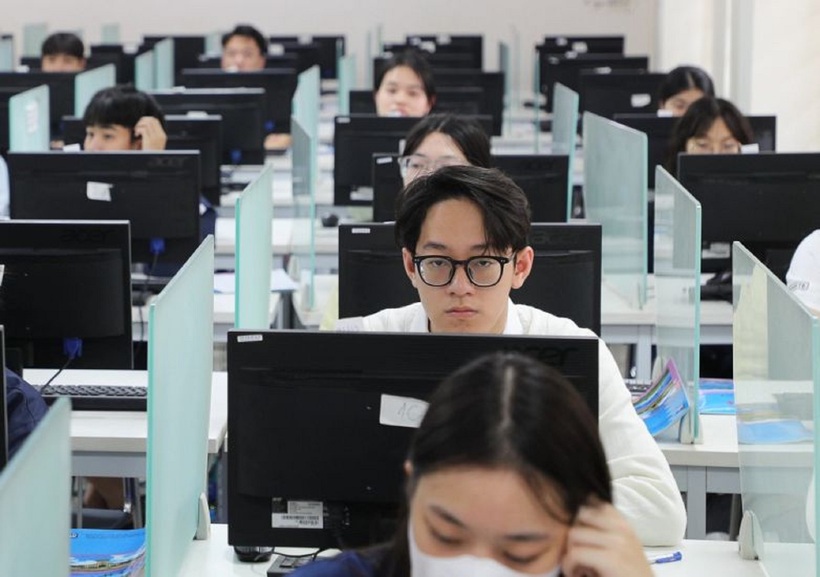 Chấm thi tự động bằng máy tính có thể loại bỏ yếu tố chủ quan của con người, hạn chế tối đa sai sót trong quá trình chấm điểm. Ảnh minh họa
