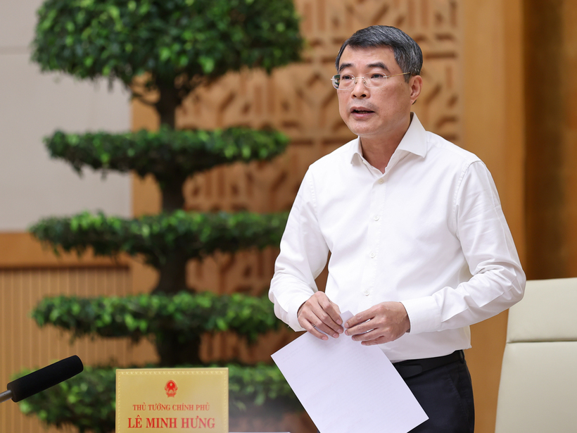 Với Bộ Y tế, Thủ tướng lưu ý, cùng với làm tốt việc tổ chức khám sức khỏe định kỳ hoặc khám sàng lọc miễn phí cho người dân - Ảnh: VGP/Nhật Bắc