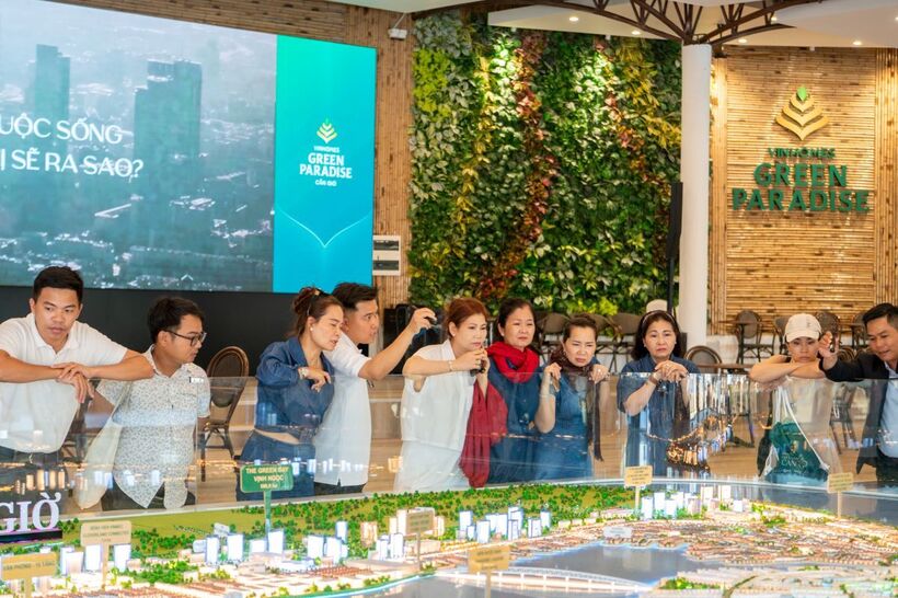 Văn phòng bán hàng Vinhomes Green Paradise tại Cần Giờ thu hút đông đảo khách hàng ngay trong kỳ nghỉ lễ 30/4 - 1/5